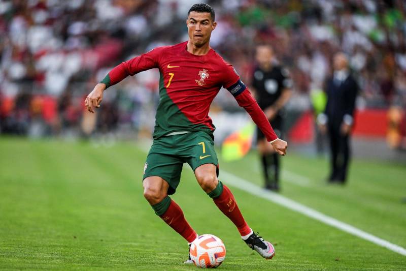 Cầu Thủ Tấn Công Mạnh Mẽ - Những Cỗ Máy Tàn Phá Hàng Phòng Ngự 3 Cristiano Ronaldo tan cong